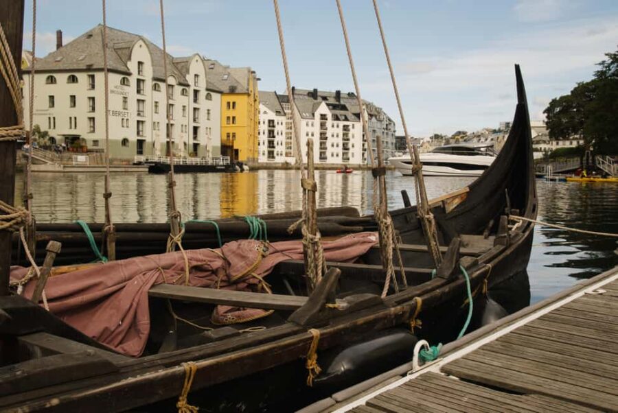 City walk in Ålesund: Art Nouveau, sea views & insider tips - Starting Point at the Fisher Boy Statue