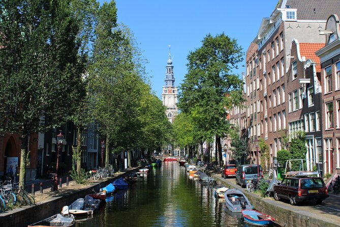 City walking experience in Amsterdam with a local - The Quiet Charm of Begijnhof and Amsterdam’s Tolerance