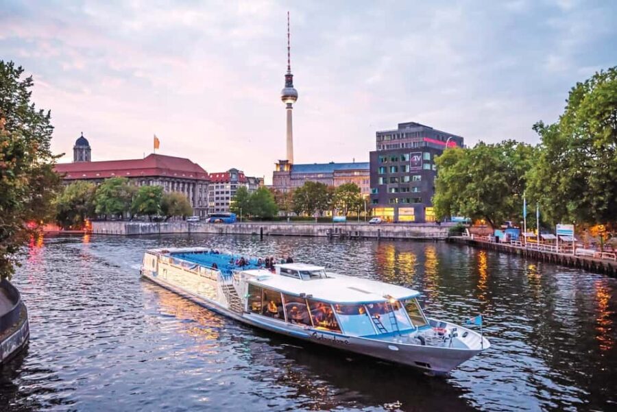 CitySightseeing Berlin HOHO Bus- All Lines & Boat Tour - Flexible Tour Duration and Ticket Options