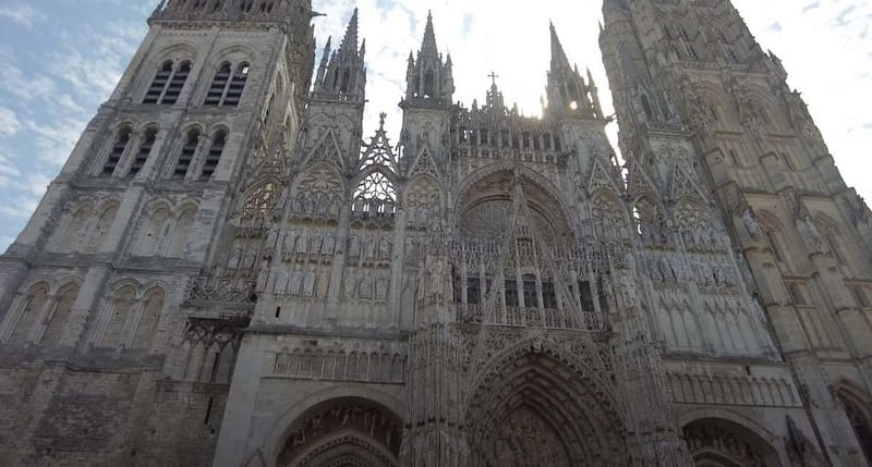 Claude Monet Tour: Giverny,Rouen,Etretat DayTrip from Paris - Exploring Monet’s Giverny: Gardens and Artistic Inspiration