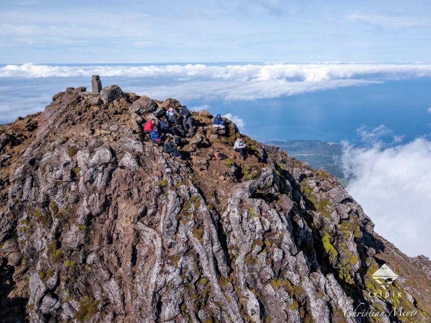 Climb Mount Pico with a Professional Guide - Logistics: Meeting Point and Group Size