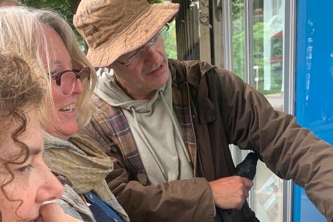 Cluefall - Immersive Treasure Hunt in London's South Bank - Navigating the Cluefall Experience with GPS Technology