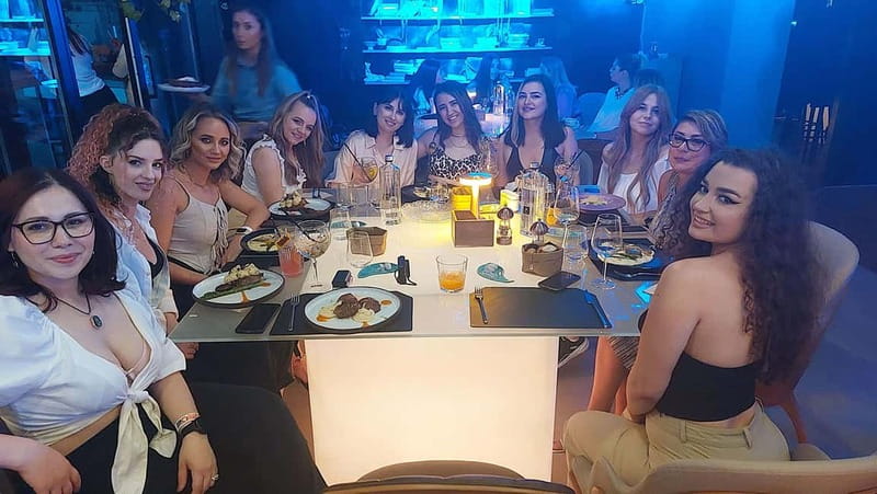 Cluj-Napoca: VIP Dining, Limo ride & Clubbing - Start at a Top-Rated Restaurant in Cluj-Napoca