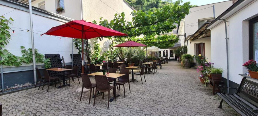 Cochem Wine Adventure Hike - Starting at the Winery with a Sparkling Welcome