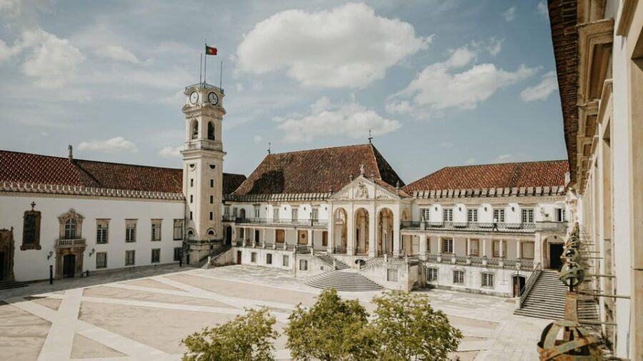 Coimbra: Guided tour with a local student - The Tour Starts at Praça da República
