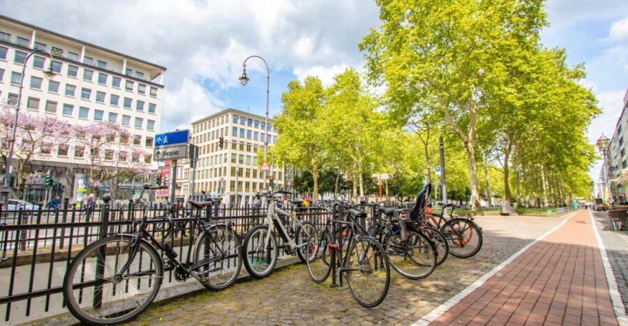 Cologne: Capture the most Photogenic Spots with a Local - Meeting Point and Duration for Flexibility