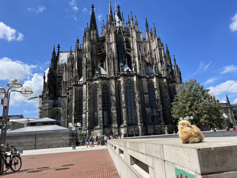 Cologne & Düsseldorf: Chocolate and Beer Private Guided Tour - Exploring Cologne’s Lindt Chocolate Museum and Chocolate Making