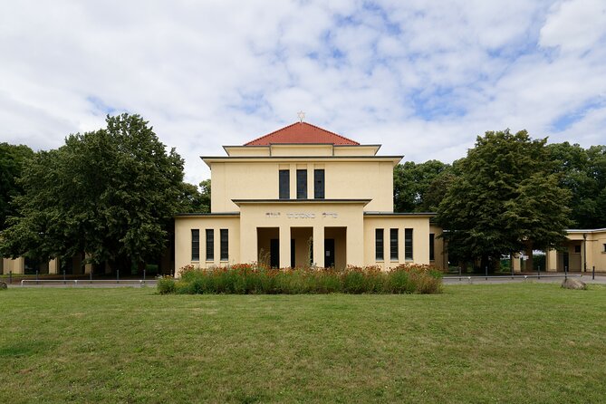 Cologne EL-DE Haus and WWII Jewish Holocaust History Tour - Meeting Point at Cafe Extrablatt in Old Market Square