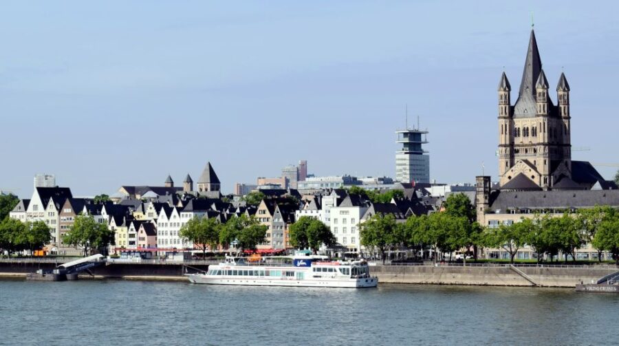 Cologne: Fables, Fairy Tales, and Legends Tour in German - Starting at Kreuzblume: Your Meeting Point in Cologne’s Old Town