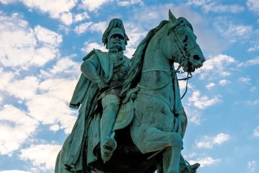 Cologne: Must-See Attractions Walking Tour - The Tour Begins at the Petrus-Brunnen on Roncalliplatz