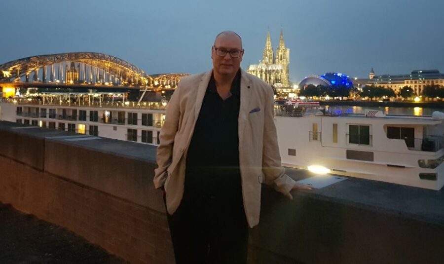 Cologne: Old City Guided Walking Tour - Starting at Cologne Cathedral’s Gothic Grandeur