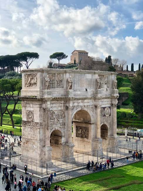 Colosseum Tour w/ Roman Forum and Palatine Hill Guided Tour - Exploring the Colosseum’s Iconic Arena and Its Secrets