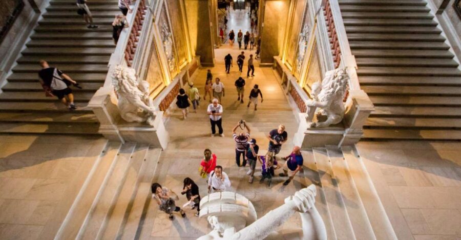 Combo Ticket: Kunsthistorisches Museum & Imperial Treasury - Location and Access to the Museums