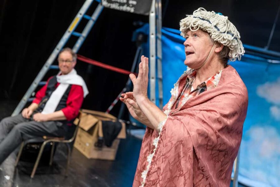 Comedy Dresden: Ticket for the comedy "Zwei Genies am Rande des Wahnsinns" - The Venue: Saxonys Largest Private Theater in Dresden