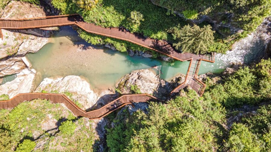 Como Lake: entry ticket Bellano Gorge and audioguide of lake - The Lake Como Audio Guide: Stories and Melodies