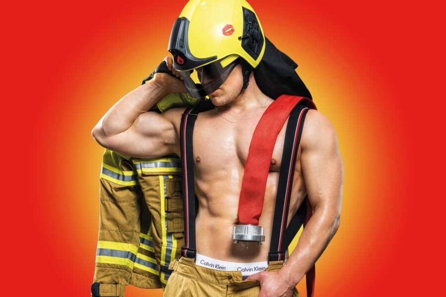 COMÖDIE Dresden: Ticket for the comedy "Brandheiss - Gelöscht wird später!" - Experience the Firefighter Story with a Playful Twist