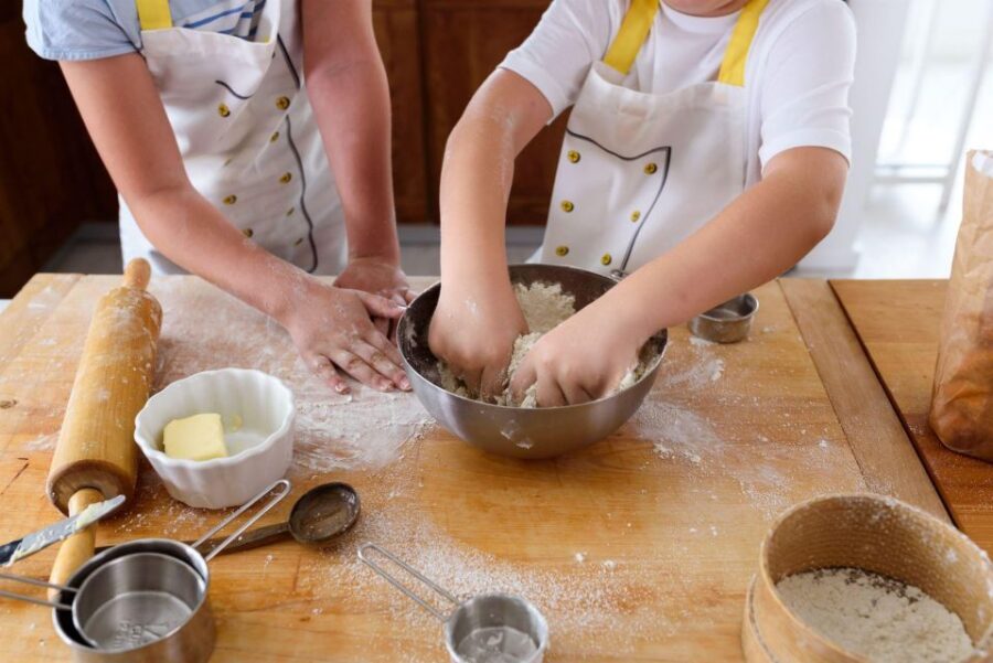 Cooking Lesson: Neapolitan pasta homemade - Making Pasta the Traditional Way: No Machines, Just Hands