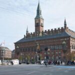 Copenhagen: Canal Boat Cruise & Old Town/Nyhavn Walking Tour - Discovering Copenhagen’s Old Town with a Private Guide