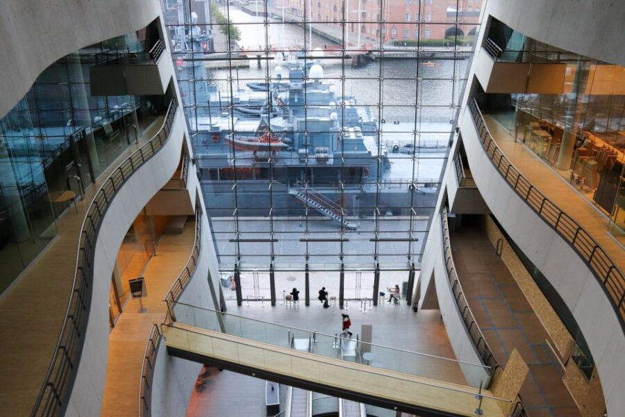 Copenhagen: Capture the most Photogenic Spots with a Local - Starting at the Stork Fountain in Copenhagen
