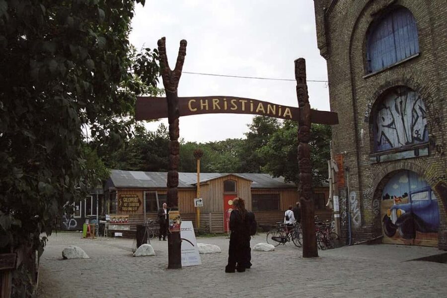 Copenhagen & Christiania : Guided Bike Tour in French - Meeting Point and Logistics in Copenhagen