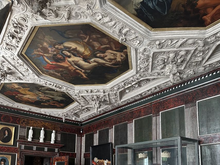 Copenhagen: Private Guided Walking Tour of Rosenborg Castle - Inside Rosenborg Castle: A Look at the Main Attractions