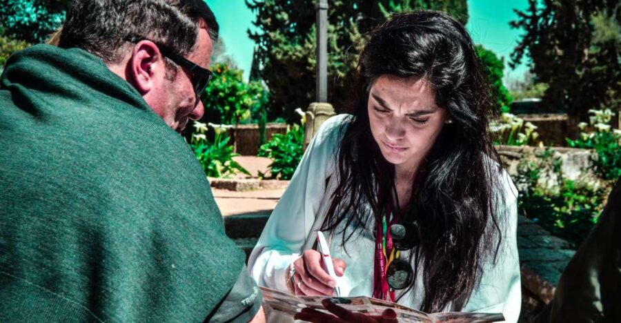 Cordoba: 2.5-Hour Guided Jewish Quarter and Alcazar Tour - Walking Through Calleja de la Hoguera and the Mosque