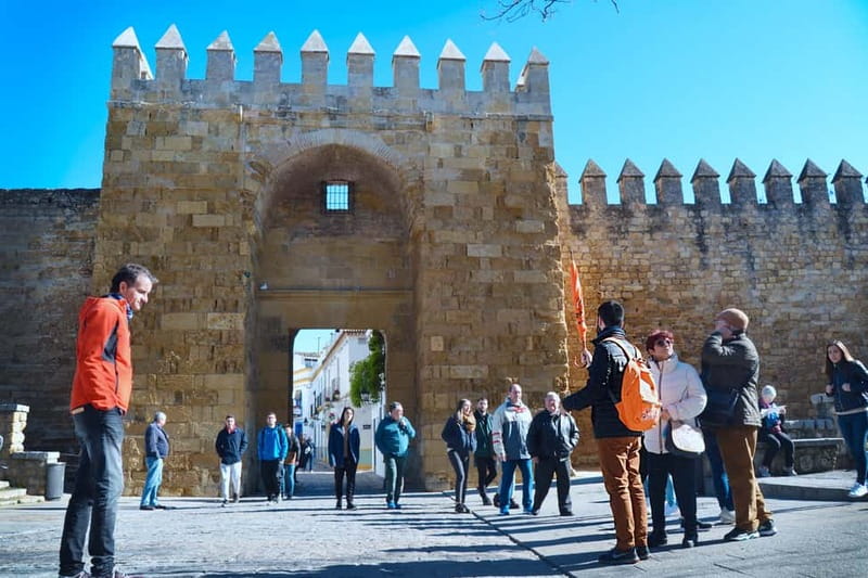 Córdoba: Jewish Quarter, Mosque, and Alcázar Tour - Walking Through Córdoba’s Old Jewish Quarter