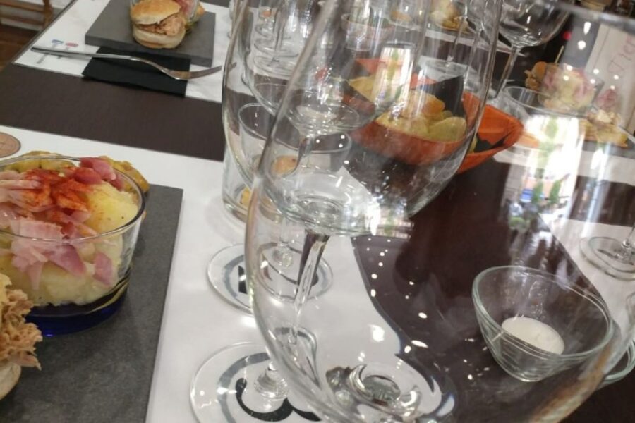 Córdoba: Local Wine Tasting Evening - Who Should Book This Córdoba Wine Tasting?