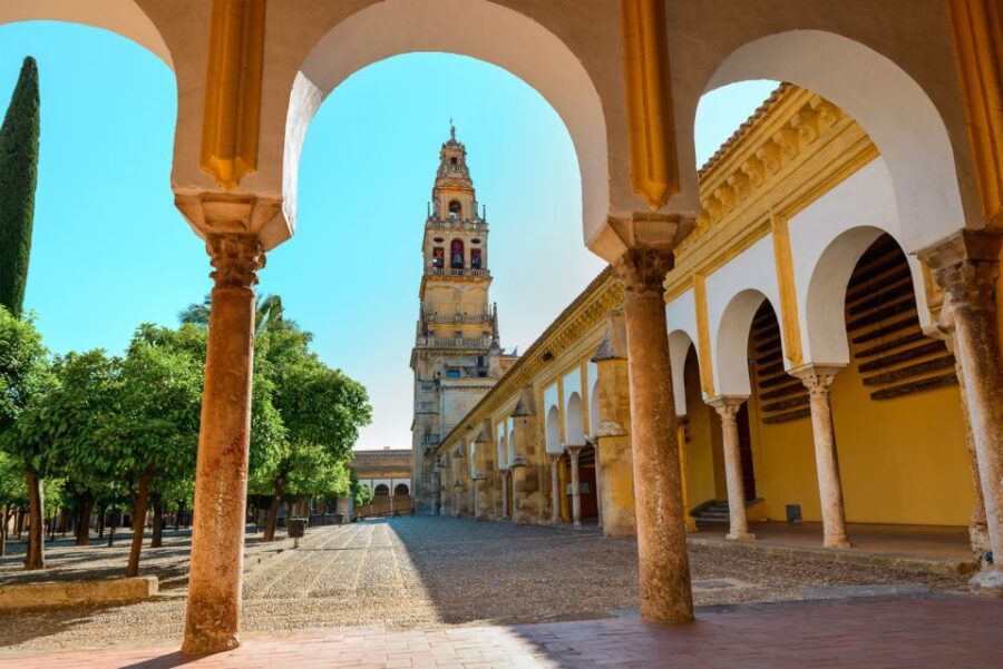 Cordoba Mosque-Cathedral: Skip-the-Line Guided Tour - Key Architectural Features of the Mosque-Cathedral