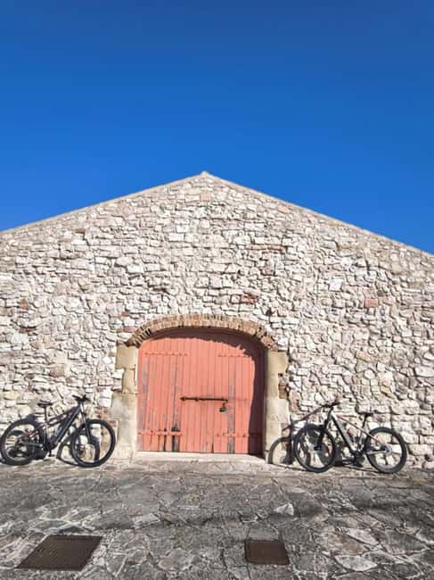 Corfu: E-bike Rental - Well-maintained Bikes and Included Accessories