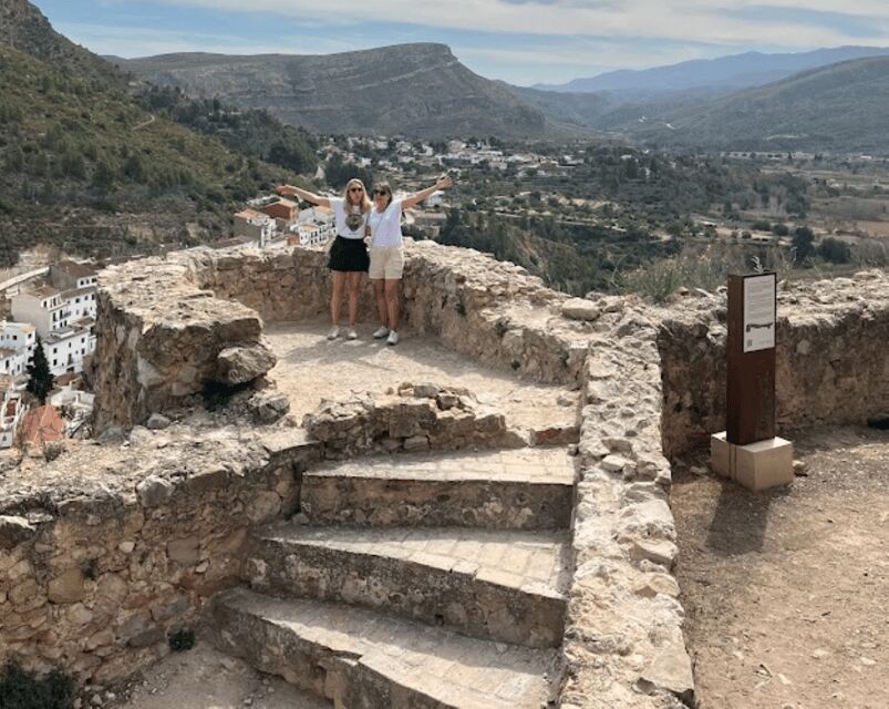 Costa Blanca: Chulilla and the Hanging Bridges Tour - Exploring the Historic Town of Chulilla