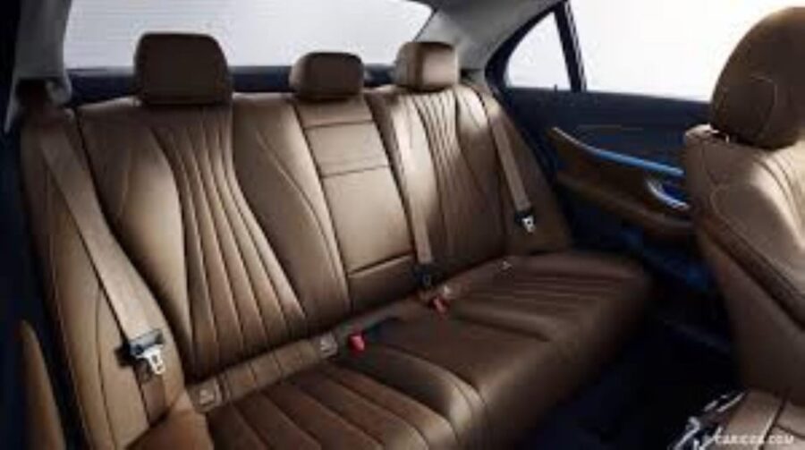 Cotswolds: Tour of Cotswolds with Guide - Sedan - Exploring Burford: The Gateway to the Cotswolds