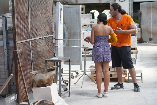 Create Your Own Murano Glass: Beginners Glassblowing Class - The Role of the Instructor in Creating Confidence