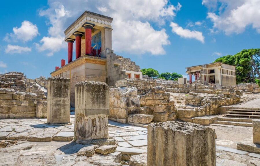 Crete: Knossos Palace and Archanes with Wine Tasting Tour - Start with Crete’s Archaeological Heritage at Heraklion Museum and Venetian Walls