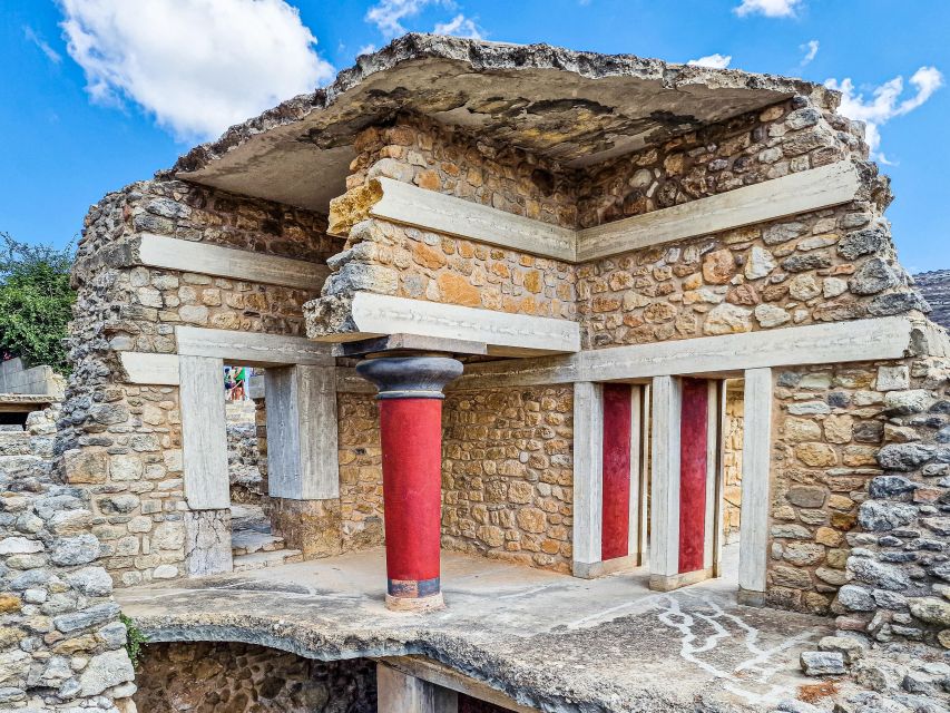 Crete: Knossos Palace, Archaeological Museum & Heraklion - Visiting the Palace of Knossos: The Heart of Minoan Crete