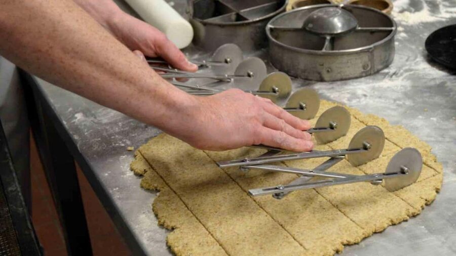 Crieff: Scottish Oatcake Baking Class with Tea and Cake - The Crieff Location and the Atmosphere of the Bakery