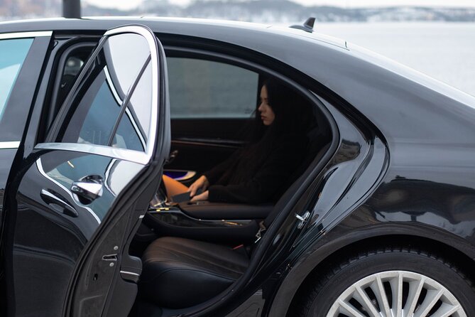 Cruise port VIP Transfer : Cruise port to Arlanda Airport 1-3 passenger - Convenience of Punctual, Private Chauffeur Service in Stockholm