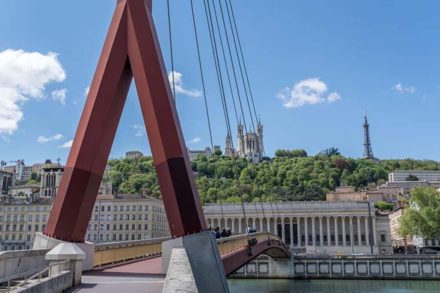 Culture History & Secrets: Lyon with a local artist -english - Exploring Vieux Lyon’s Medieval Streets and Hidden Corners