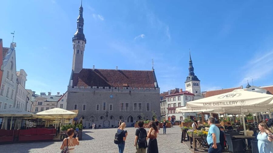 Daily life in Medieval Tallinn - Starting Point at Town Hall Square