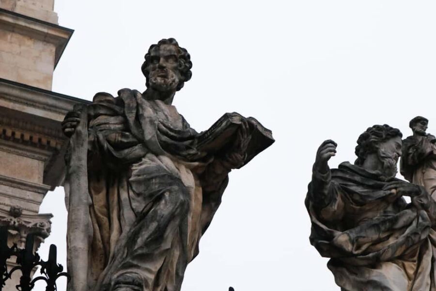 Dark Side of Krakow: A Chilling Old Town Walking Tour - Vampire Myths and Haunted Sites in the Old Town