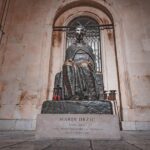 Dark Tales of the Old Town - From the Main Streets to Shadowy Back Alleys