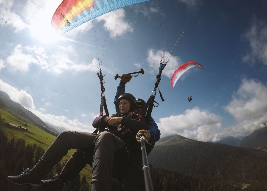 Davos: Tandem Paragliding Flight - Starting the Adventure at the Jakobshorn Valley Station