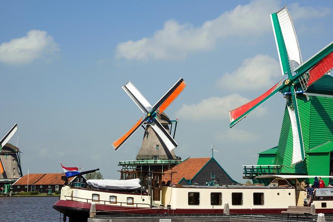 Day Trip from Amsterdam to Zaanse Schans Windmills and Volendam - Exploring the Picturesque Fishing Village of Volendam