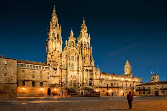 Day Trip from Porto to Santiago de Compostela and Valença - Exploring Santiagos Old Town and Cultural Atmosphere