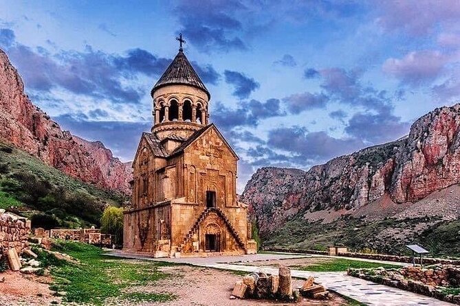 Day Trip: Tatev Ropeway-Noravank-Shaki Waterfall-Wine Degustation - Visiting Noravank Monastery in the Vayots Dzor Canyon