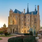 Day trip to León, Astorga, and Castrillo de los Polvazares - Departure from Oviedo and Transportation Details