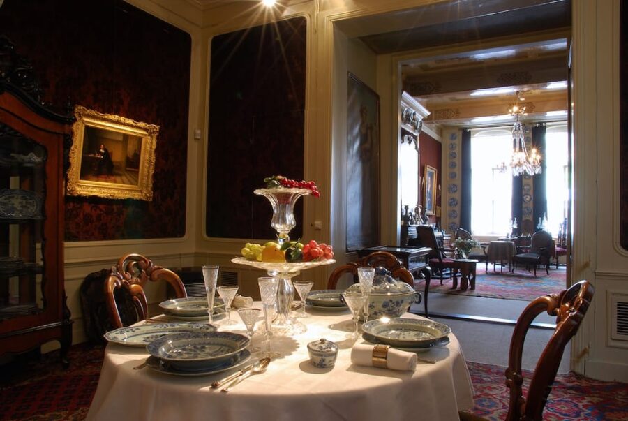 Delft: Canal House Museum 'Paul Tetar van Elven' Ticket - Admiring the Art and Antiques Collection