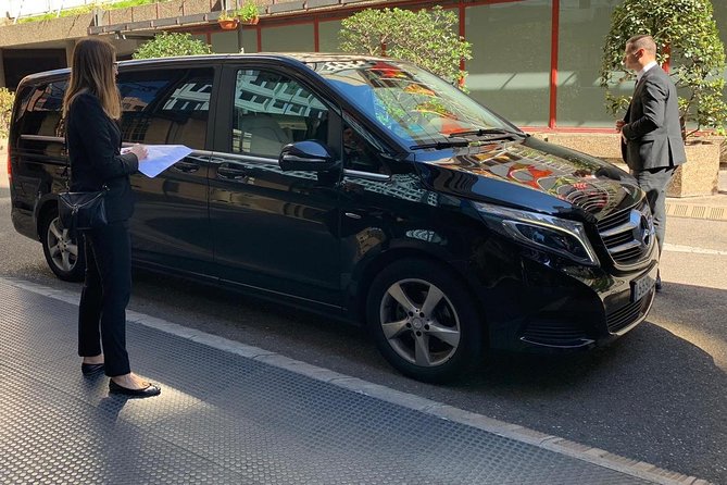 Departure from Central London to Heathrow Airport by Luxury Van - Why Choose a Private Mercedes Van for Airport Transfers?