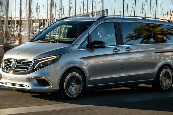 Departure Private Transfer from Bergen City to Bergen Airport BGO by Minivan - Luxury Minivan Options and Comfort Features