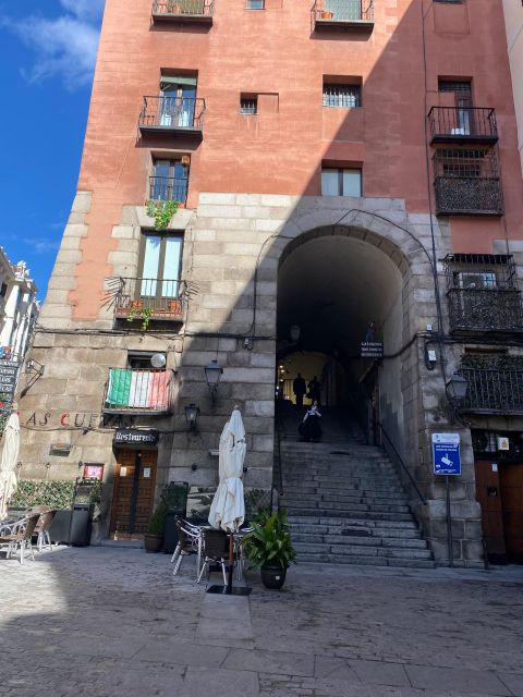 Descalzas Reales Monastery Tour with Tickets - The Unique Architecture of the Monastery’s Exterior